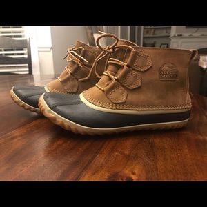 Sorel Out n About Leather Duck Boots
